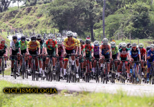 Pelotón Vuelta de la Juventud, Foto Fedeciclismo