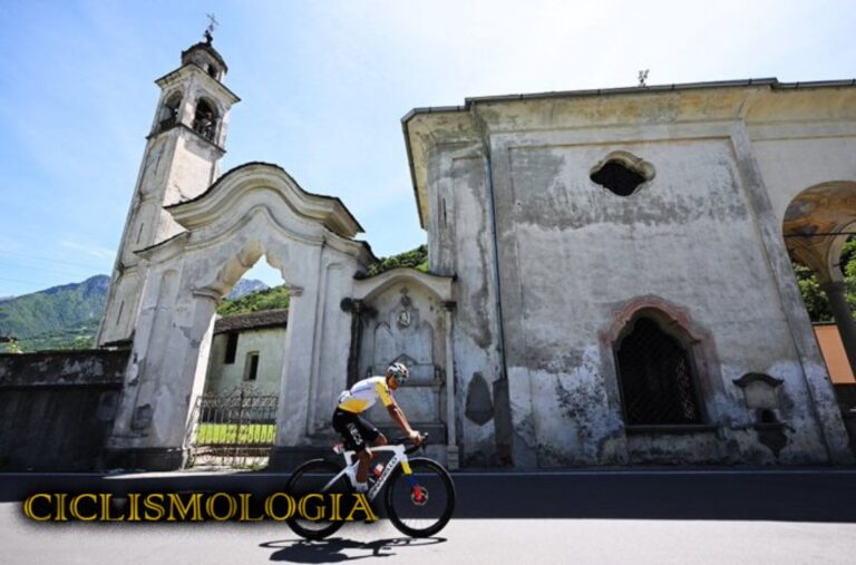 EGAN BERNAL GIRO ITALIA