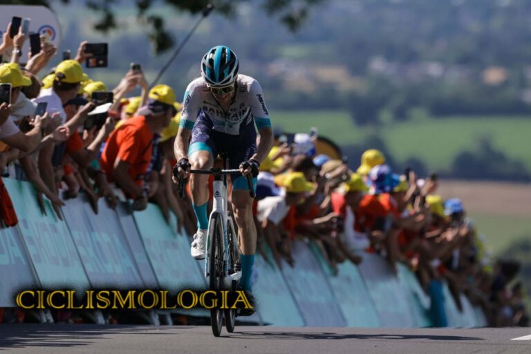 SANTIAGO BUITRAGO TOUR