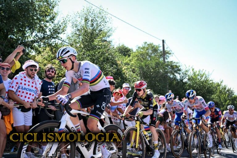 TADEJ POGACAR ETAPA 11