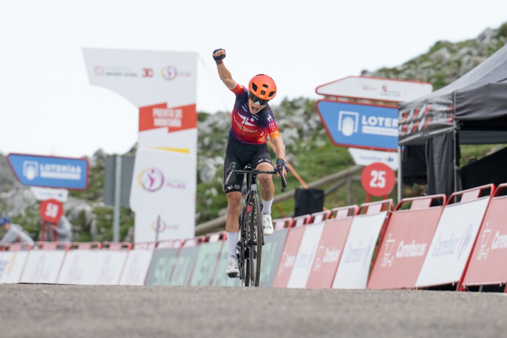PAULA-BLASI-VUELTA-FEMENINA-1024x682.jpeg