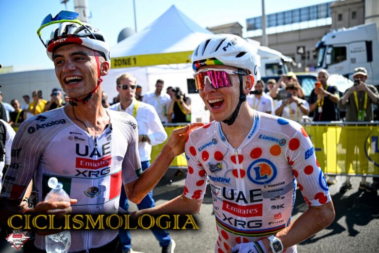 TADEJ POGACAR E ISAAC DEL TORO TDF UAE